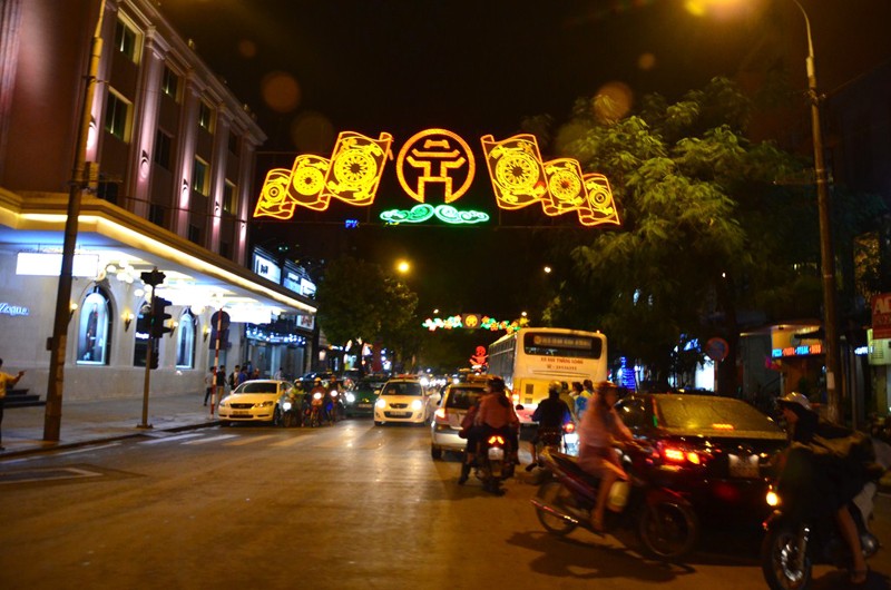 Ha Noi lung linh ki niem 61 nam ngay giai phong Thu do-Hinh-8